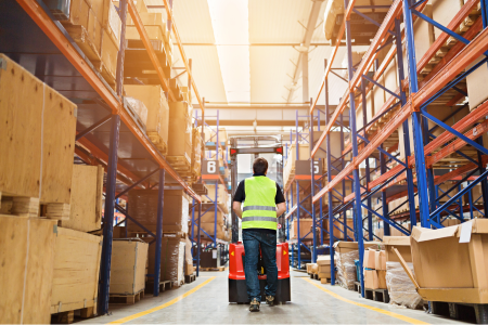 CSI Business Consulting-Distribution: Man working in warehouse